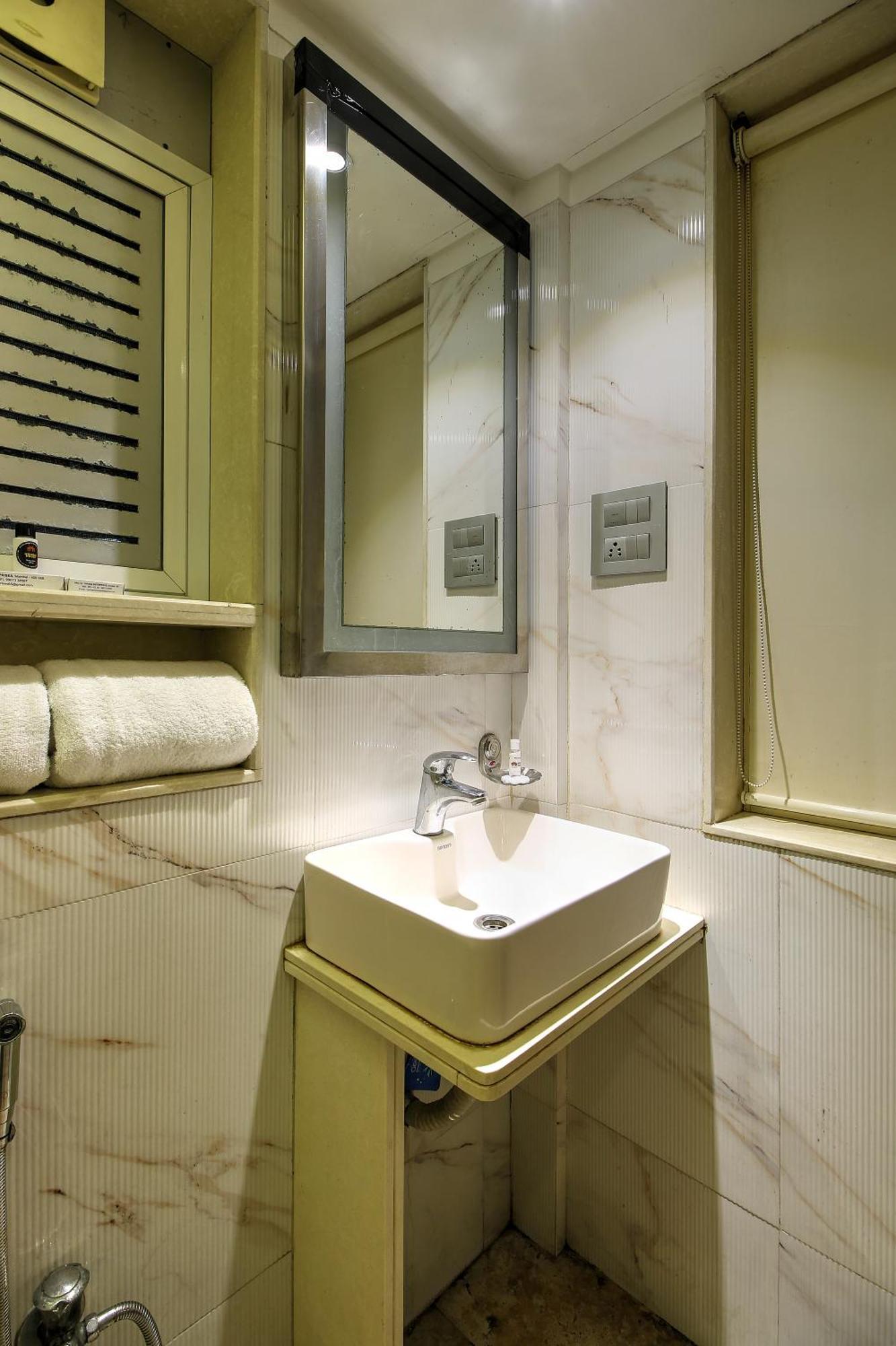 Hotel Mumbai House Juhu, Santacruz West, Mumbai Room photo